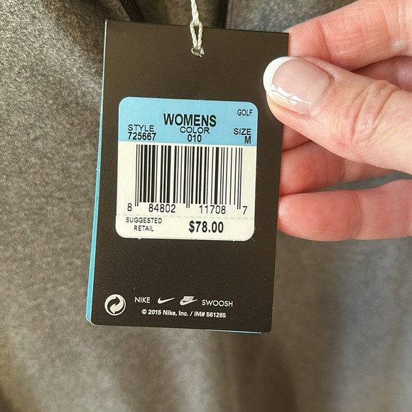NWT Women’s Nike Golf Quarter Zip - Picture 3 of 4